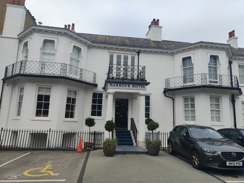 Harbour hotel