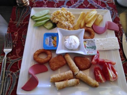 Happy Days Restaurant - 1066