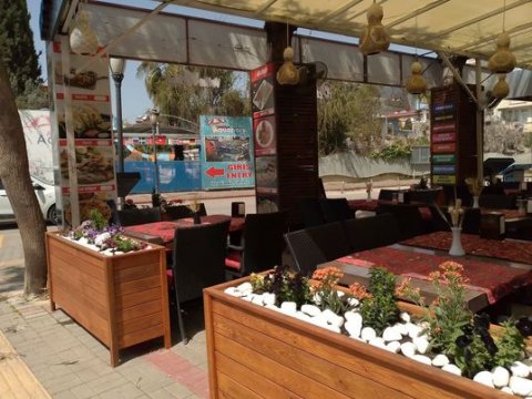 Happy Days Restaurant - 1066