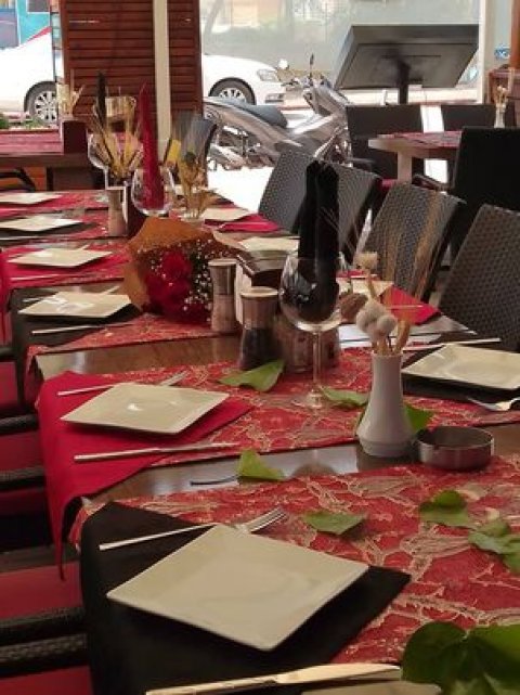 Happy Days Restaurant - 1066