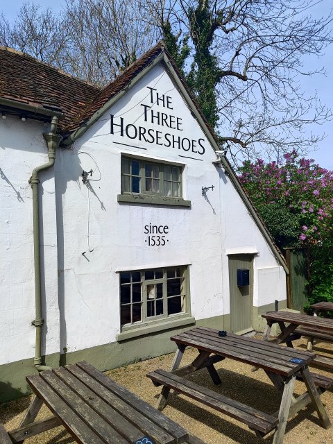 The Three Horseshoes