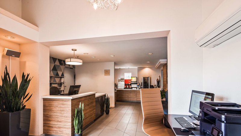 Best Western Plus Executive Suites