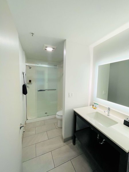 Best Western Plus Executive Suites - 857