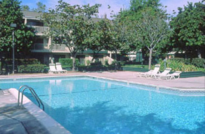 Best Western Plus Garden Court Inn - 859