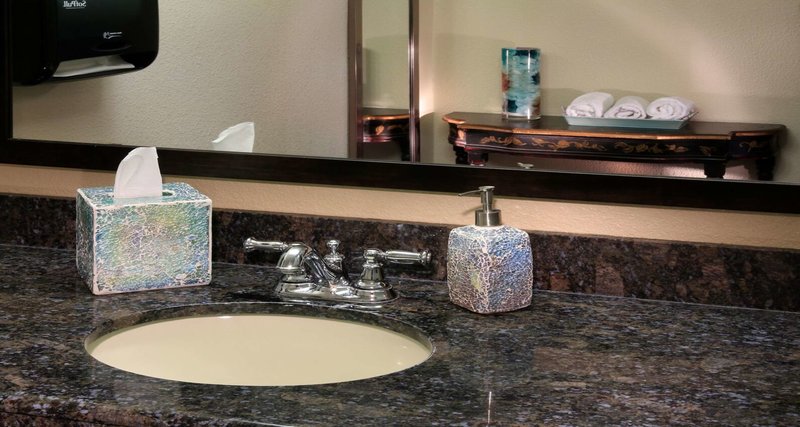 Best Western Plus Garden Court Inn - 859