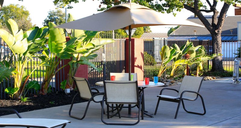 Best Western Plus Garden Court Inn - 859