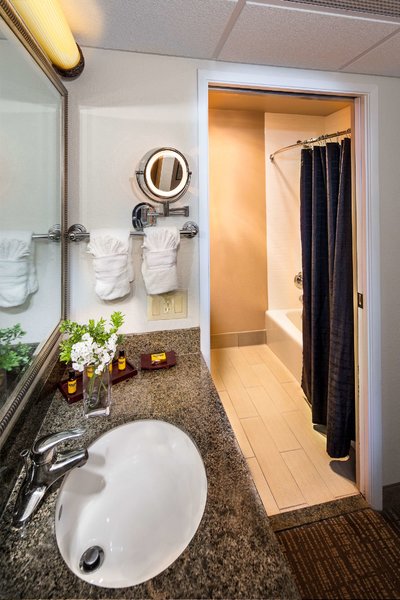 Best Western Plus Garden Court Inn - 859