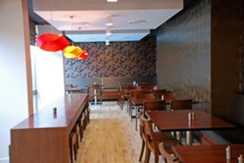 Royal Pacific Hotel - 876