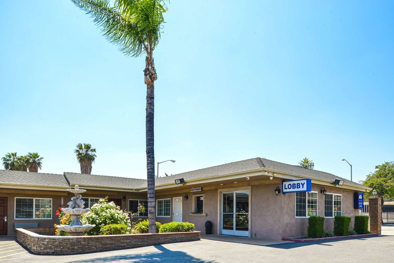 Americas Best Value Inn & Suites San Bernardino