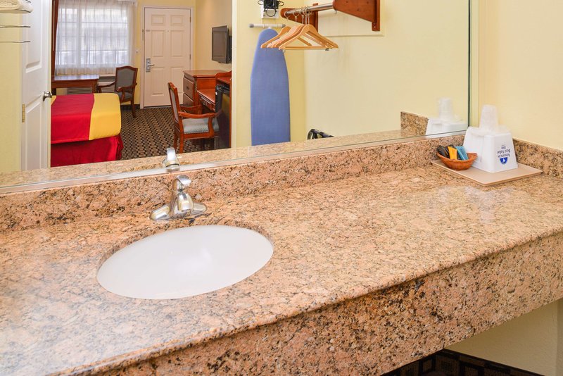 Americas Best Value Inn & Suites San Bernardino - 885