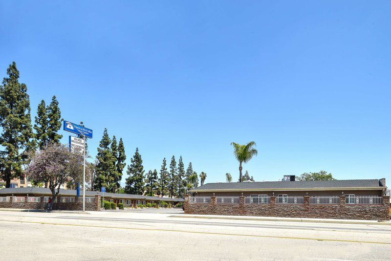 Americas Best Value Inn & Suites San Bernardino - 885