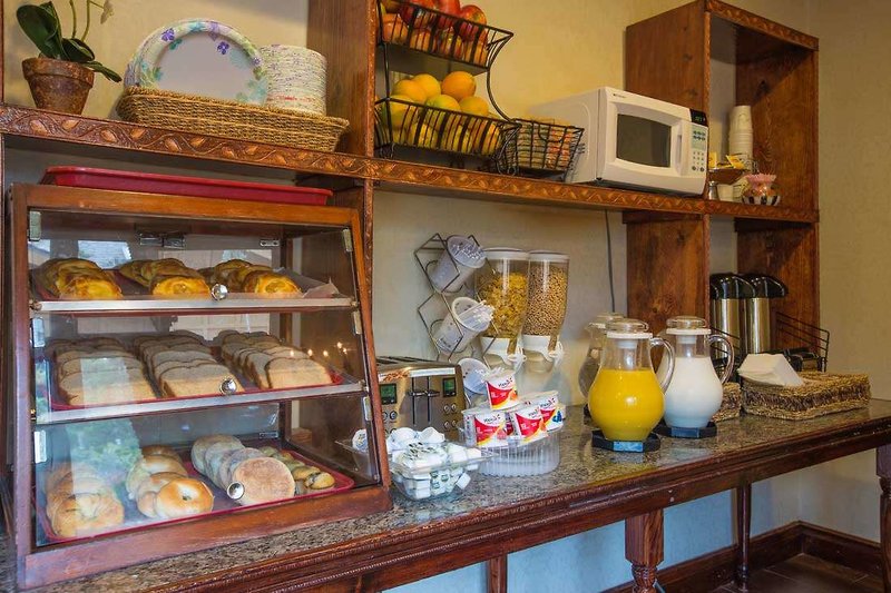 Carmel Inn & Suites - 890