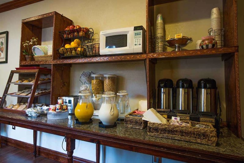 Carmel Inn & Suites - 890