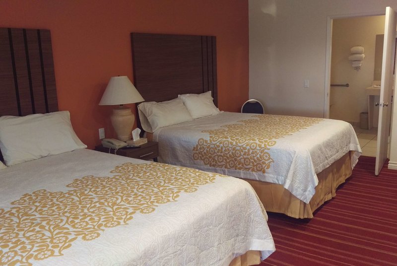 Days Inn By Wyndham Hemet - 893