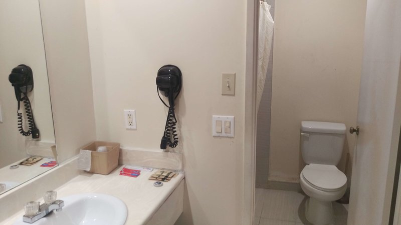 Days Inn By Wyndham Hemet - 893