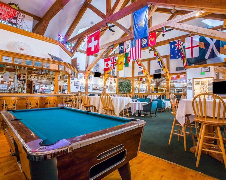 Clarion Inn & Suites Conference Center - 895