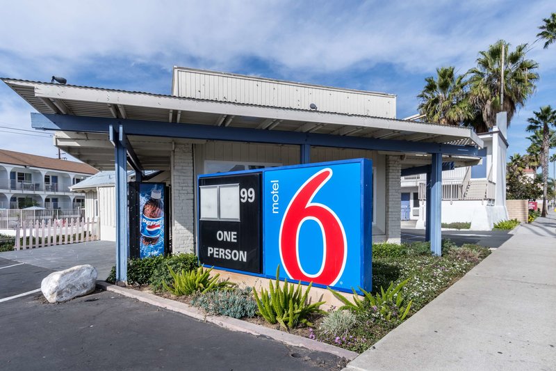 Motel 6 Oceanside Marina - 896