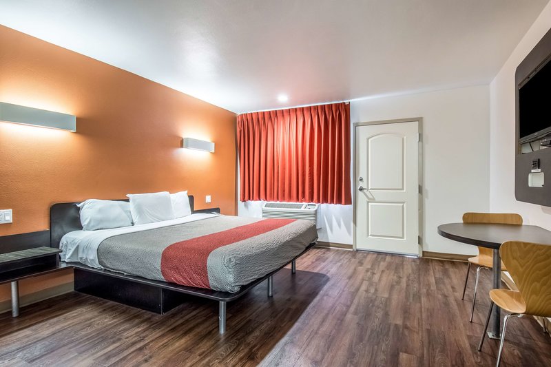 Motel 6 Oceanside Marina - 896