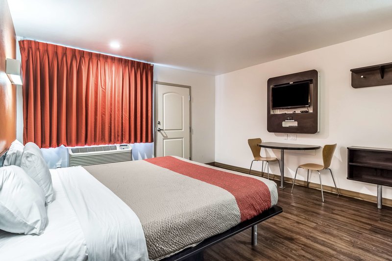 Motel 6 Oceanside Marina - 896