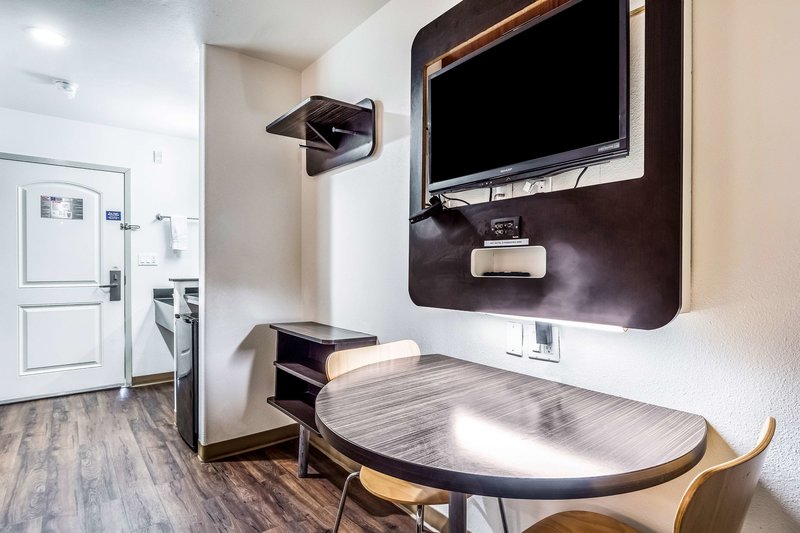 Motel 6 Oceanside Marina - 896