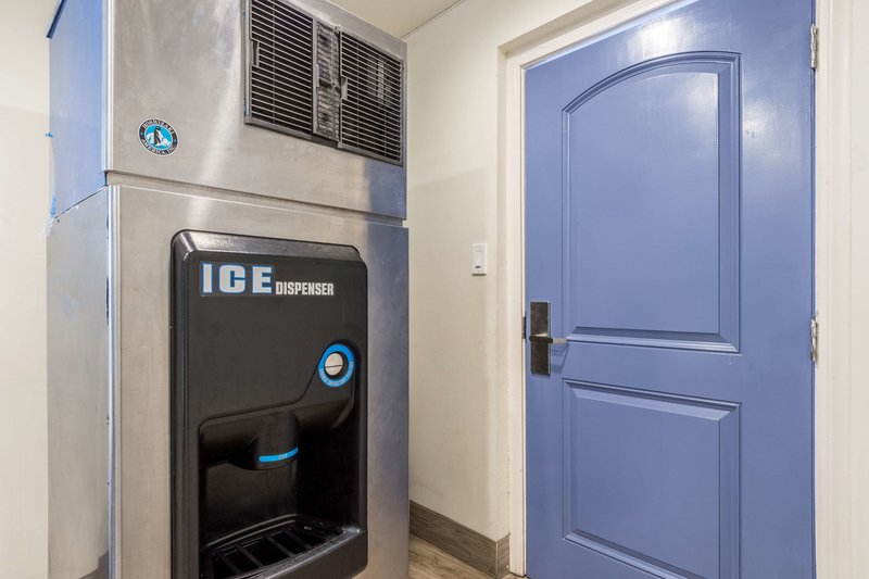 Motel 6 Oceanside Marina - 896