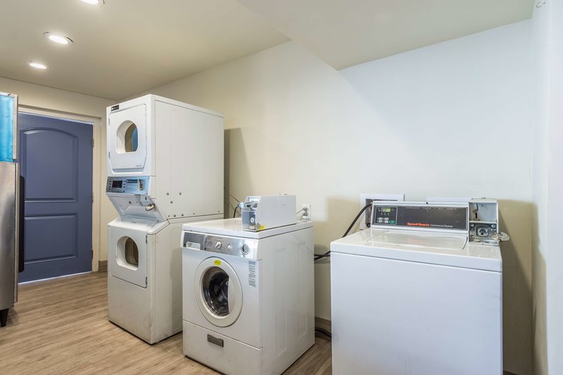 Motel 6 Oceanside Marina - 896