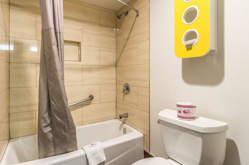 Motel 6 Oceanside Marina - 896