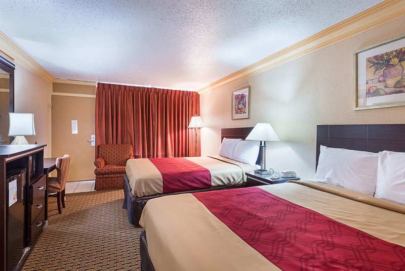 Rodeway Inn Birmingham - 897