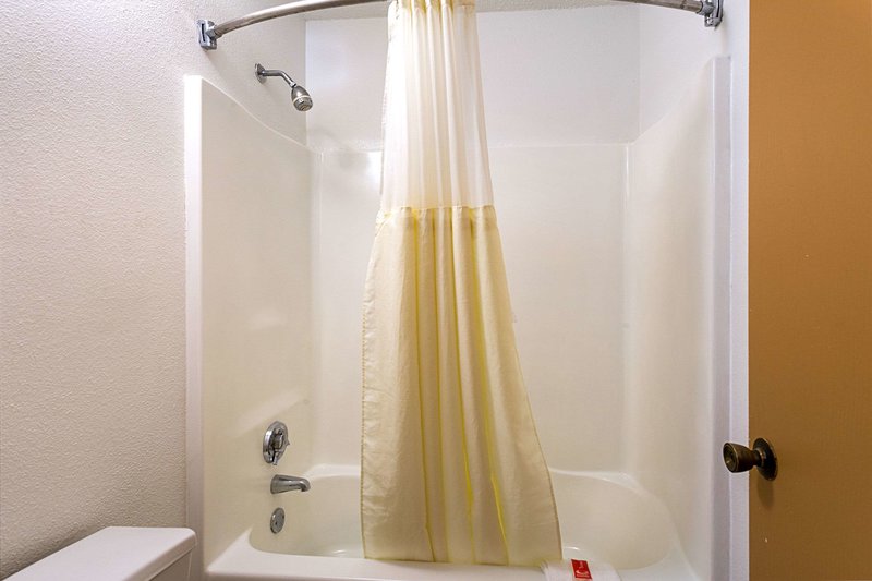 Rodeway Inn Birmingham - 897