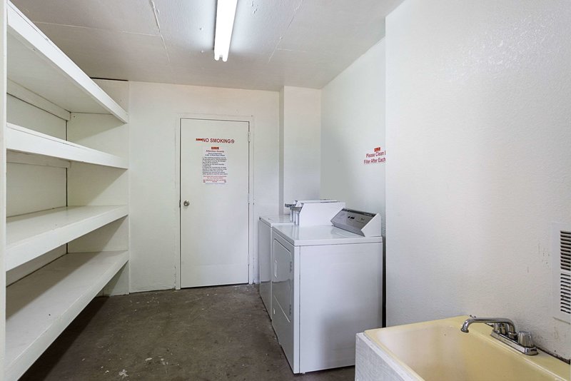 Rodeway Inn Birmingham - 897