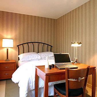 7 Springs Inn & Suites - 898