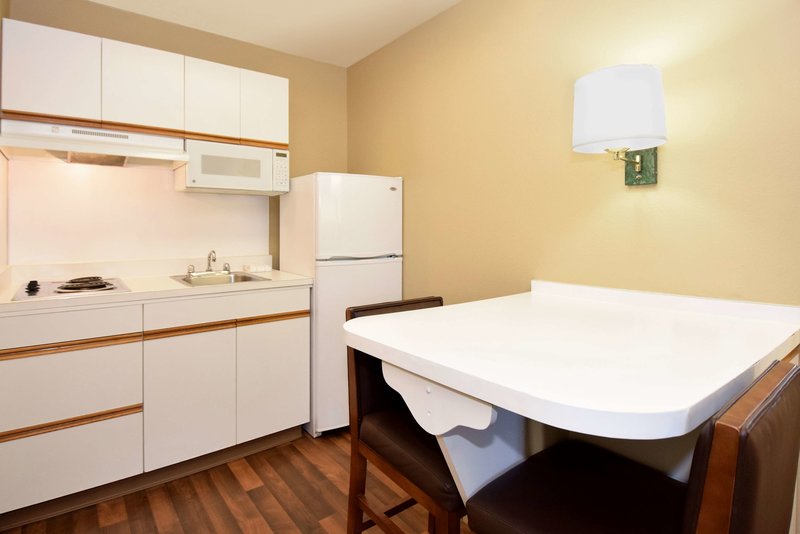 Extended Stay America San Diego Sorrento Mesa - 952