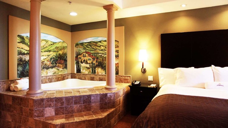 La Bellasera Hotel And Suites - 958