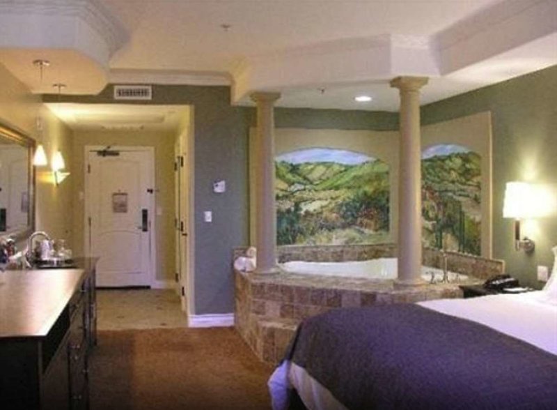 La Bellasera Hotel And Suites - 958