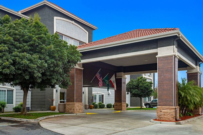 La Quinta Inn & Suites Visalia/sequoia Gateway - 959