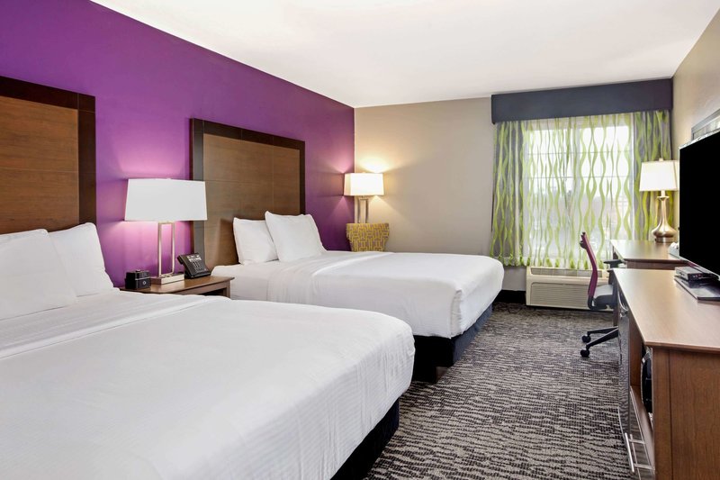 La Quinta Inn & Suites Visalia/sequoia Gateway - 959