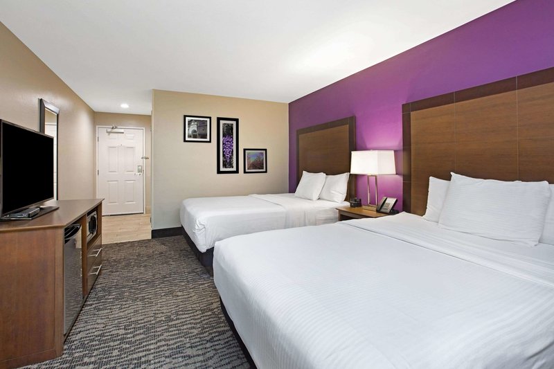 La Quinta Inn & Suites Visalia/sequoia Gateway - 959