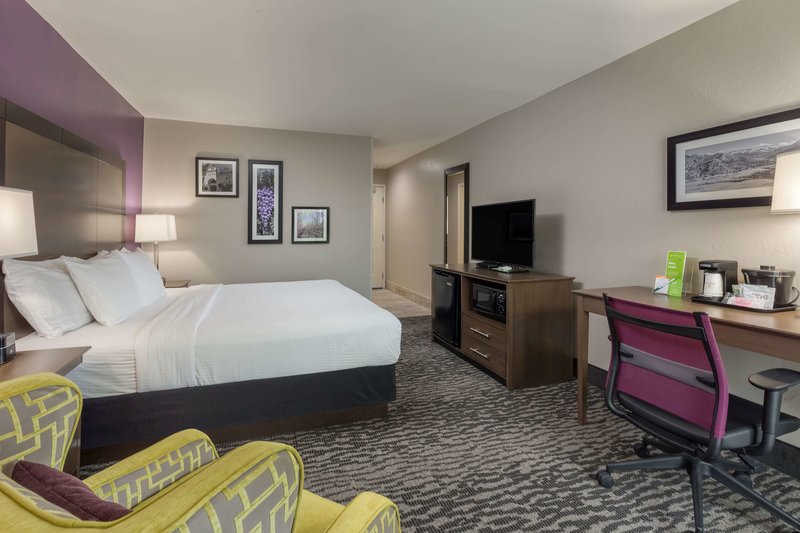 La Quinta Inn & Suites Visalia/sequoia Gateway - 959