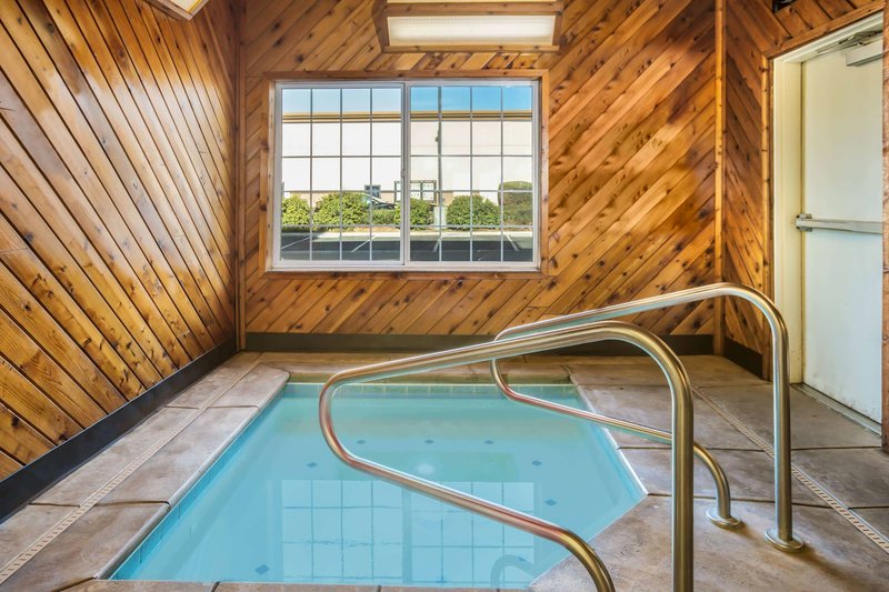 La Quinta Inn & Suites Bakersfield North - 960