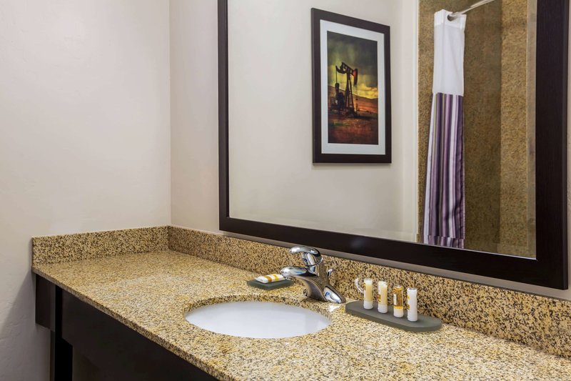 La Quinta Inn & Suites Bakersfield North - 960