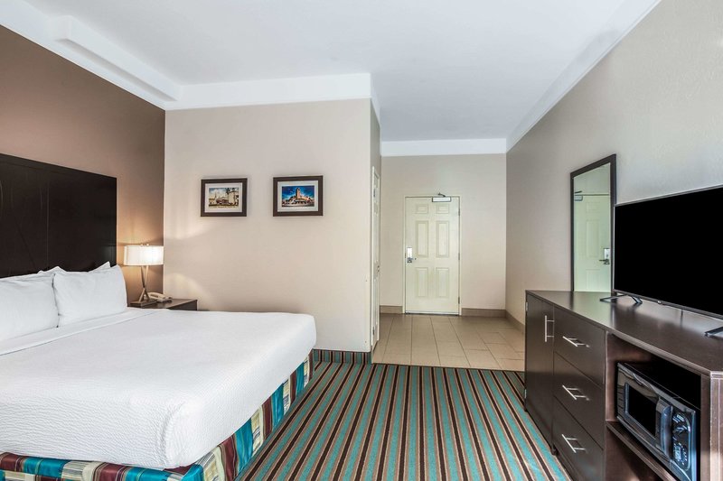 La Quinta Inn & Suites Bakersfield North - 960