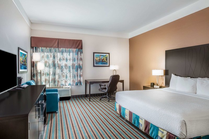 La Quinta Inn & Suites Bakersfield North - 960