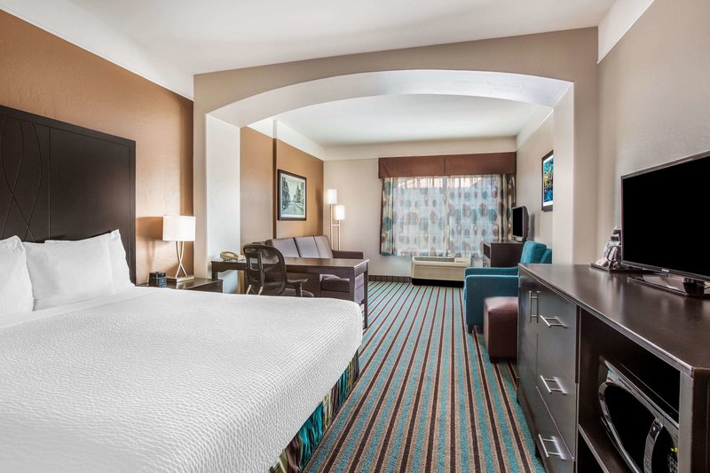 La Quinta Inn & Suites Bakersfield North - 960