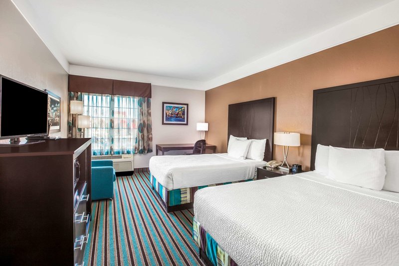 La Quinta Inn & Suites Bakersfield North - 960