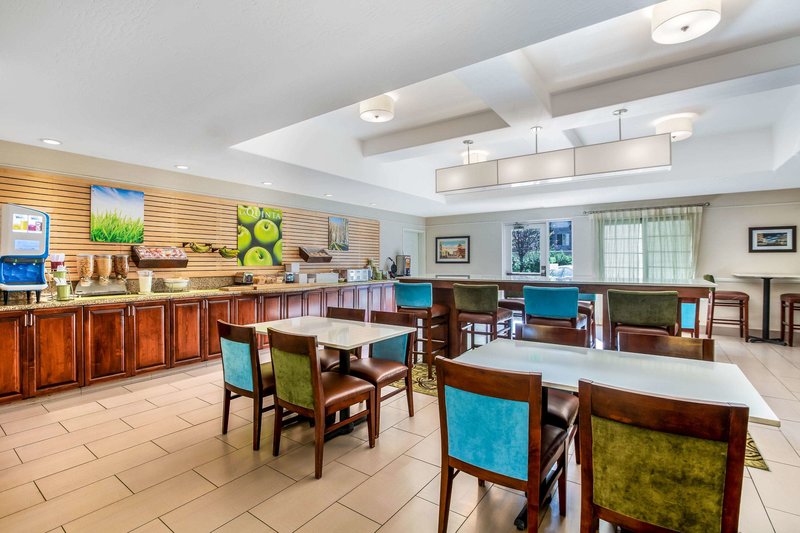 La Quinta Inn & Suites Bakersfield North - 960