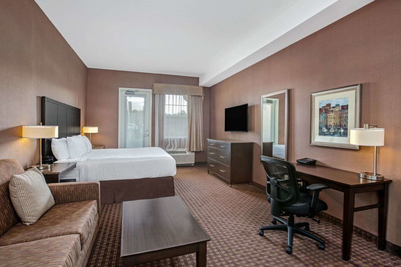 La Quinta Inn & Suites Paso Robles - 961