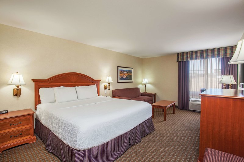 La Quinta Inn & Suites Paso Robles - 961