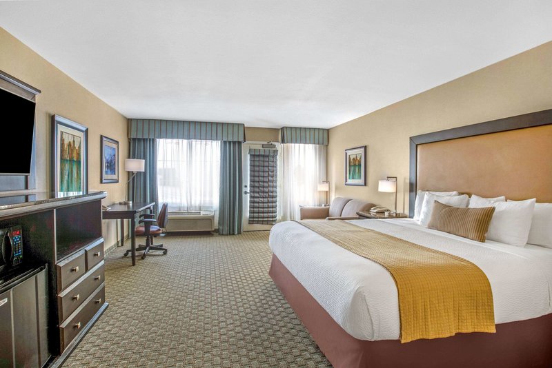 La Quinta Inn & Suites Paso Robles - 961