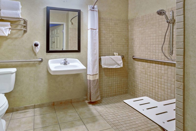 La Quinta Inn & Suites Paso Robles - 961