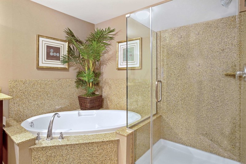 La Quinta Inn & Suites Paso Robles - 961